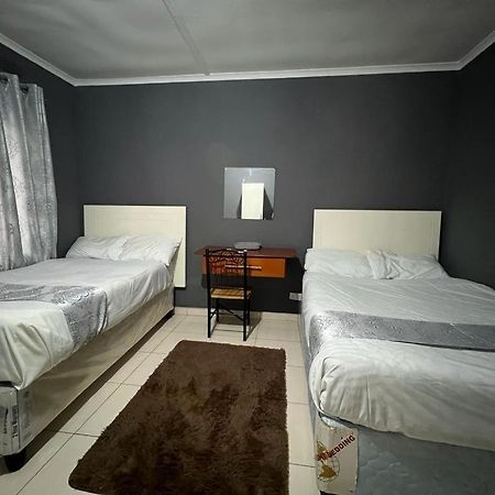 Hotel Golden Bamboo Nyanda Exteriér fotografie