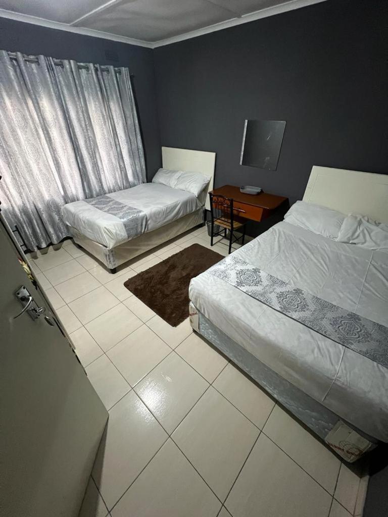 Hotel Golden Bamboo Nyanda Exteriér fotografie